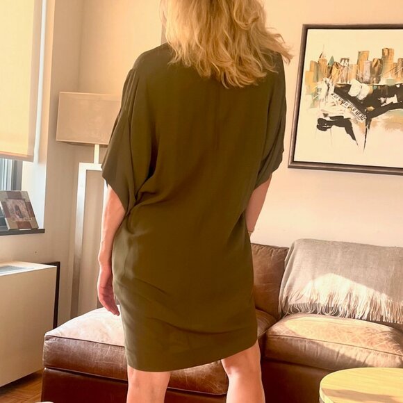 COS BATWING-SLEEVE OLIVE/KHAKI DRESS W/ POCKETS. BUSINESS / CASUAL. SIZE 8. - Picture 2 of 10